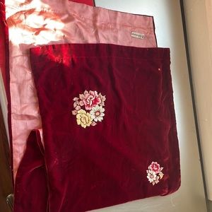 can be used for different things, covering, art price.